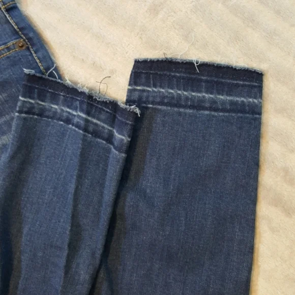 NWOT.  Girl's Cat & Jack stretchy blue denim skinny jeans - Picture 2 of 7